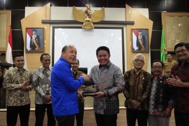 
					Herman Deru Tegaskan Sumsel Zero Konflik