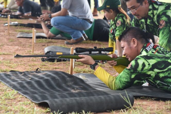 
					Raih Predikat Sangat Memuaskan, Herman Deru Kantongi Sertifikasi Berburu dari Perbakin