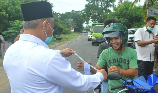 
					Bupati OKUT Pantau Posko Covid-19 di Desa Tumijaya