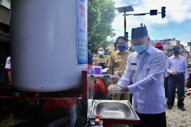 
					Cegah Penyebaran Covid-19, PMI OKU Timur Sediakan Tempat Cuci Tangan