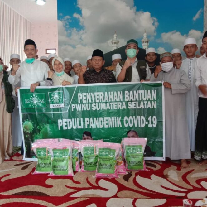 
Tanggap Cegah Covid-19, PWNU Sumsel Berikan APD ke Pesantren Muqimus Sunnah Banyuasin
