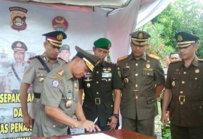 
Kholid: Satpol PP Harus Tegakkan Perda, Perbup dan Jaga Keamanan OKU Timur