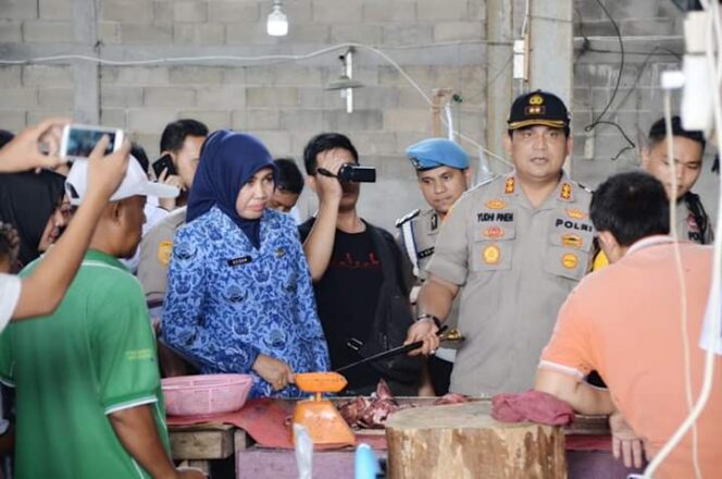 
					Timbun Sembako Pidana 5 Tahun Penjara dan Denda Rp 50 Miliar