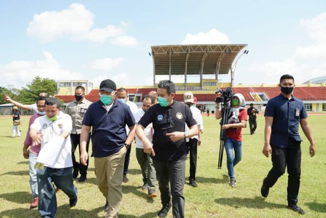 
Herman Deru Tinjau Stadion GSJ Palembang