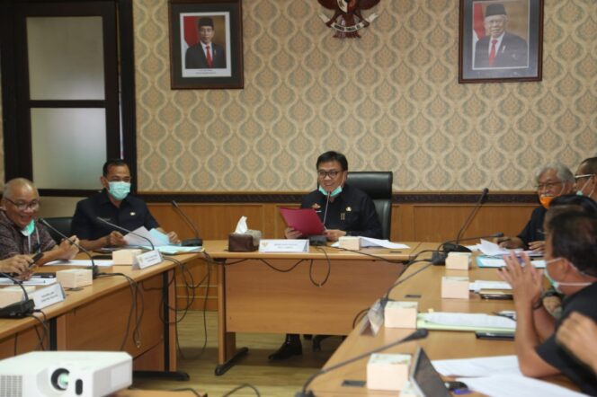 
					Lama Mangkrak, Herman Deru Komitmen Lanjutkan Pembangunan Masjid Raya Sriwijaya