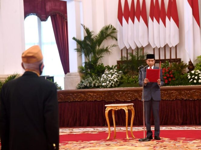 
Jokowi Lantik Anggota Dewan Pimpinan Pusat dan Pertimbangan Pusat LVRI