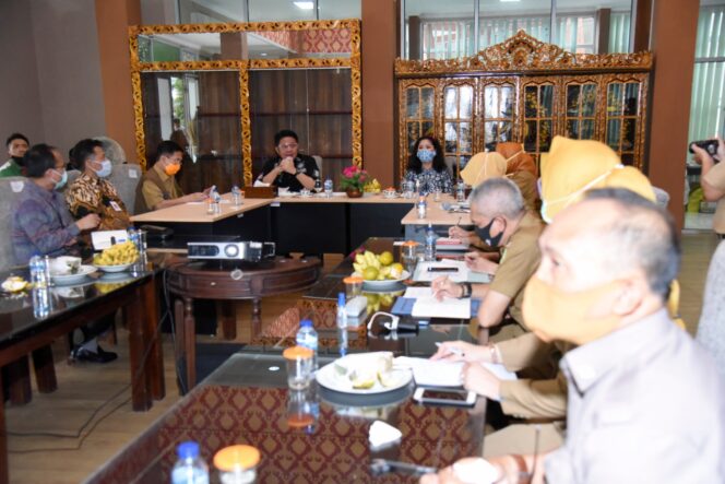 
Herman Deru Segera Resmikan Pemanfaatan Kriya Sriwijaya