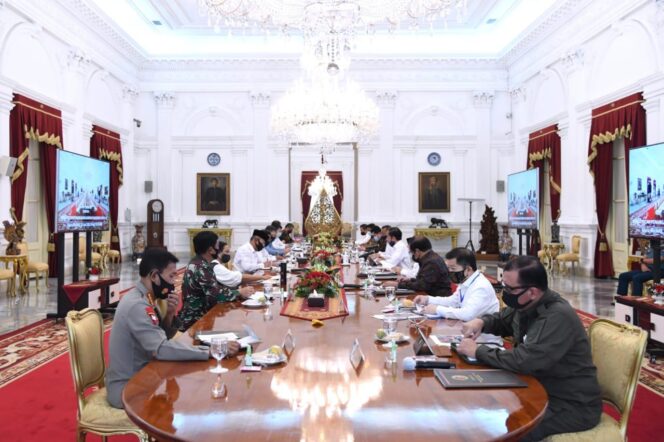 
Jokowi Siapkan Terobosan Baru untuk Percepat Penanganan Pandemi