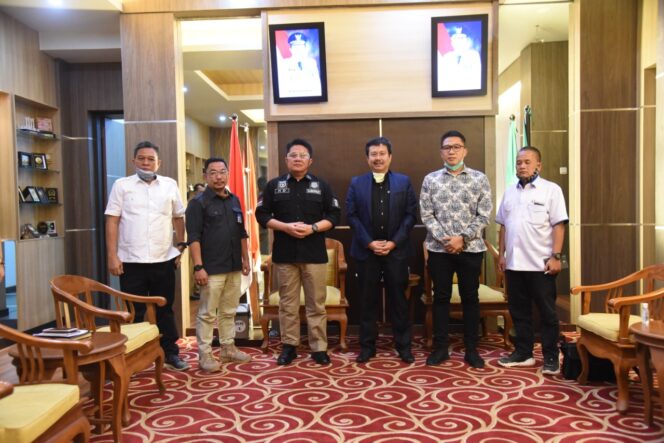 
					Gubernur Sumsel Herman Deru bersama PT BCI (Dok. Humas Pemprov Sumsel)