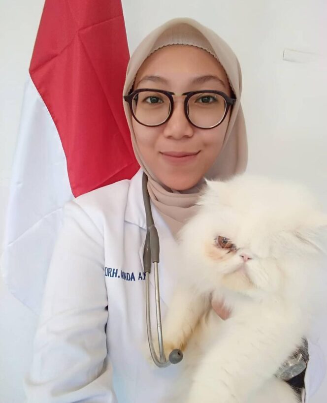 
					Dokter Hewan, Drh. Winda Agusty Novita (Dok. Urban Id)