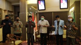 Gubernur Sumsel Herman Deru Bersama  Ketua BKPRMI, Ketua Forum Pondok Pesantren Sumsel dan Ketua PMM (Dok. Humas Pemprov Sumsel)