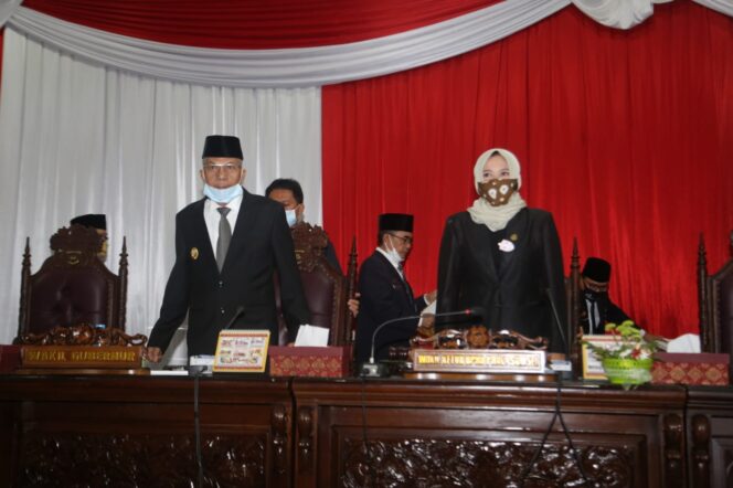 
Wagub Mawardi Sampaikan Jawaban terhadap Pemandangan Umum Fraksi-Fraksi DPRD Sumsel