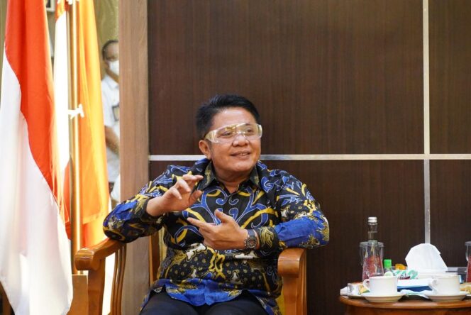 
					Herman Deru Minta Pemadaman Karthula Jangan Bergantung Dengan Helikopter