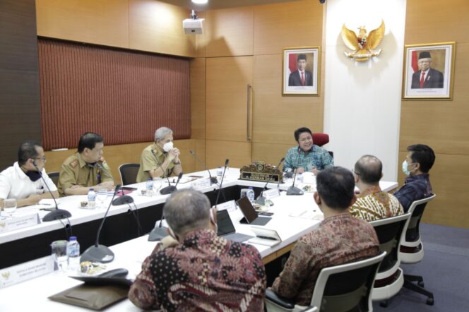 
Bentuk Tim, Herman Deru Mudahkan Petani Sumsel Dapatkan Pinjaman KUR