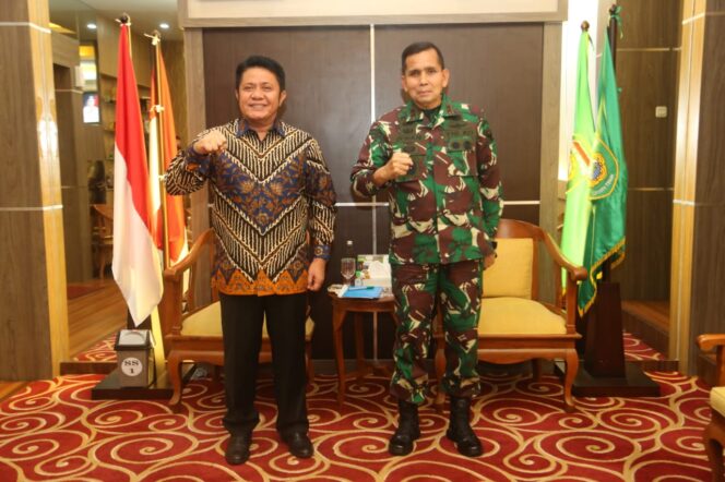 
Herman Deru Lepas Mayjen TNI Irwan Pindah Tugas ke Mabes TNI
