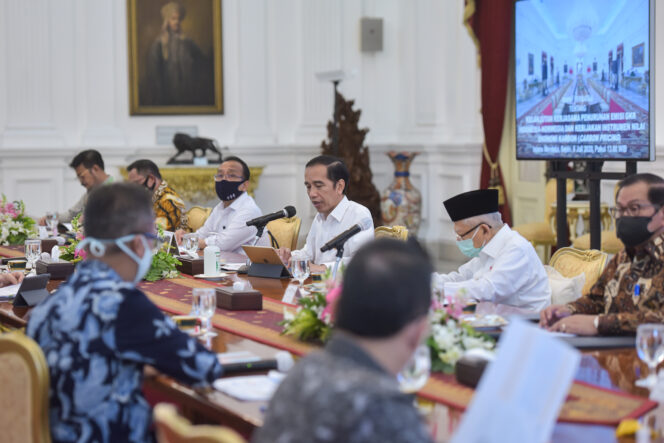 
Tekan Emisi Gas Rumah Kaca, Jokowi: Terus Konsisten Jalankan Program Pemulihan Lingkungan