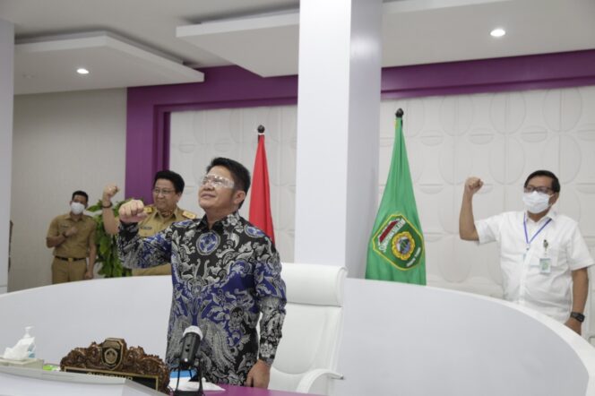 
					Gubernur Sumsel Herman Deru, disela pembukaan seminar online pendidikan 2020 (Dok. Humas Pemprov Sumsel)