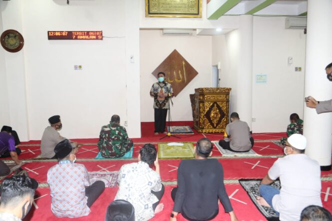 
Herman Deru Bangga Semangat Qurban Masyarakat Sumsel Masih Tinggi