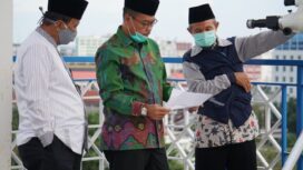 Kakanwil Kemenag Sumsel Alfajri Zabidi Bersama Pihak Terkait Lakukan Pemantauan Hilal Idul Adha 1441 H di Gedung UIN Palembang (Dok. Kemenag Sumsel)