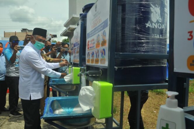 
					Peduli COVID 19, Pemkab OKUT Bagikan 52 Tandon Air, Sembako dan 10 ribu Masker