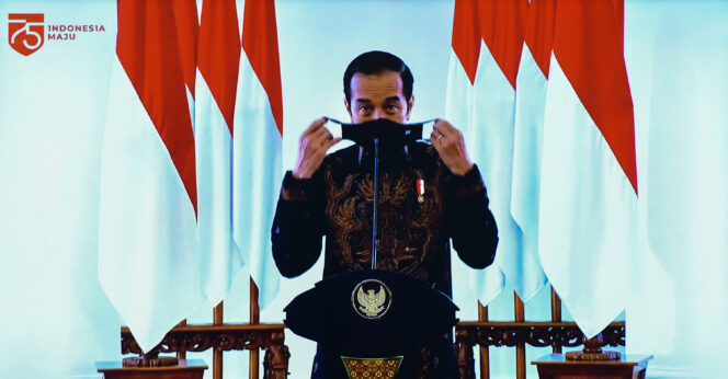 
Jokowi: Reformasi Birokrasi Harus Terus Dilakukan, Organisasi Terlalu Panjang Disederhanakan