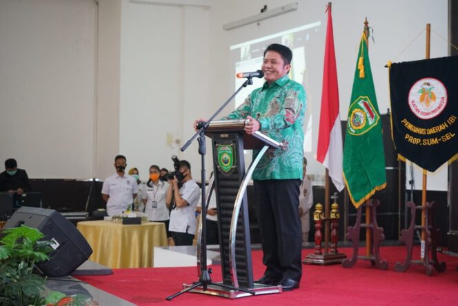 
Herman Deru Bantu Satu Unit Mobil Operasional ke IBI Sumsel