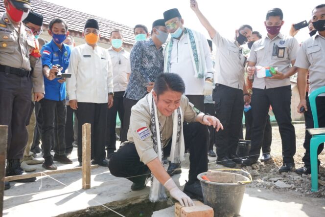 
Herman Deru Bantu Pembangunan Gedung Sekolah YPI Abdul Rahman Muara Enim