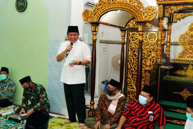 
Safari Jumat, Herman Deru-Pangdam Serap Aspirasi Warga Sukarami