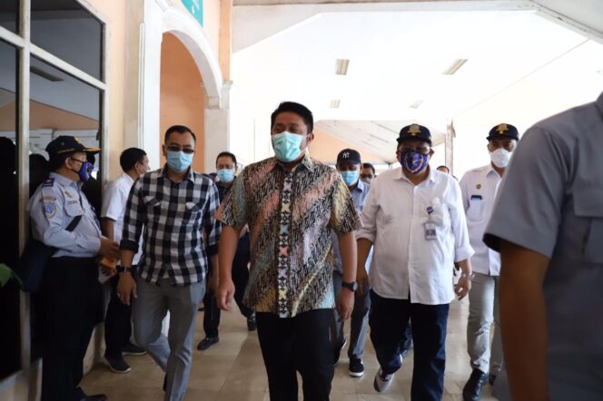 
Herman Deru dan Tim Menhub RI Tinjau Terminal Karya Jaya