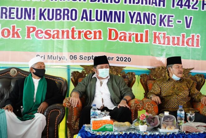 
Hadiri Pengajian Akbar Ponpes di OKU, Herman Deru Ajak Warga Intropeksi Diri
