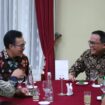Bupati Muba Dodi Reza Alex (Kanan) , epala Badan Kependudukan dan Keluarga BKKBN RI Dr (H.C) dr Hasto Wardoyo SpOG (K) (kiri) (Dok. Humas Muba)
