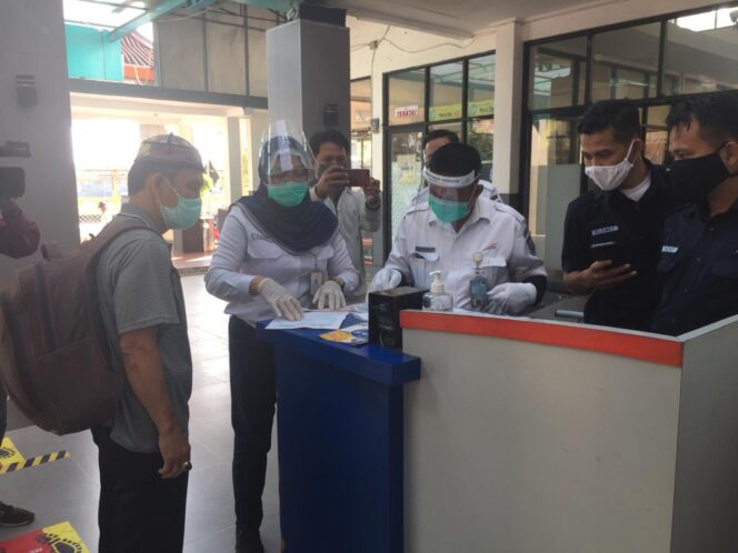 
					Operasional Kereta Api Palembang-Lubuklinggau Kembali Beroperasi, Wajib Bawa Surat Bebas Covid-19