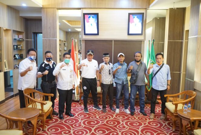 
Herman Deru Serap Aspirasi Gerakan Pemuda Kerakyatan