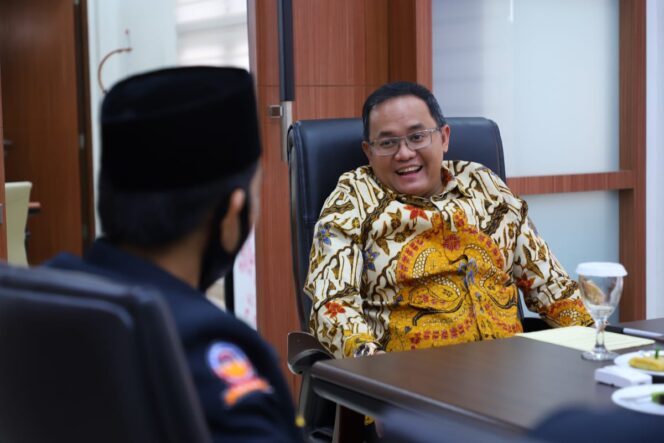 
FKMD Sumsel audiensi dengan Bupati Muba Dr Dodi Reza Alex Noerdin Lic Econ MBA di Mess Perwakilan Muba di Palembang