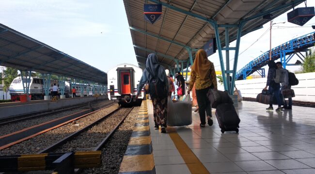 Suasana Penumpang di PT KAI Divre III Palembang Sebelum Pandemi Covid-19 (Dok. Urban Id)