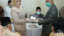bupati okut kholid mawardi menggelar akad nikah di tengah pandemi covid-19
