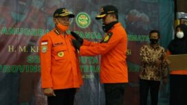 Bupati OKUT Terima Anugerah SAR (Dok. Humas OKUT)