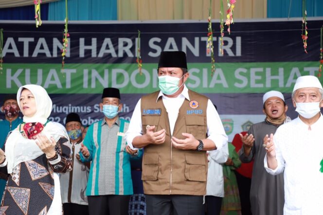 
Herman Deru Ajak Santri Manfaatkan Teknologi Syiarkan Islam
