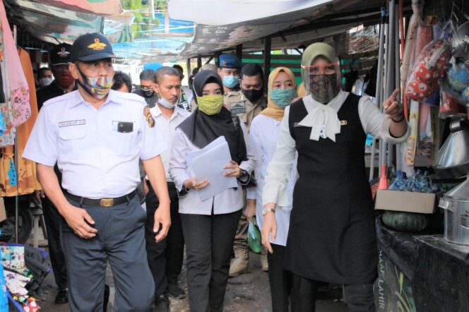
Imbau Pedagang Segera Pindah Lapak