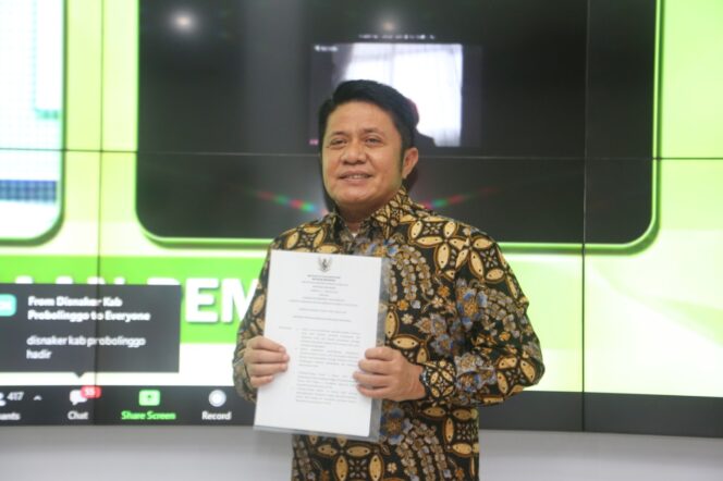 
Herman Deru Kembali Raih Penghargaan Pembina K3 Tingkat Nasional