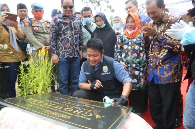 
					Pulihkan Ekonomi Masyarakat, Herman Deru Resmikan  Agrowisata Tanjung Sakti Lahat