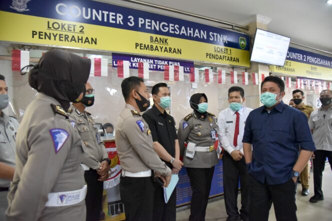 
Herman Deru: Menunggak Pokok Pajak Lebih dari Setahun, Cukup Bayar 1 Tahun