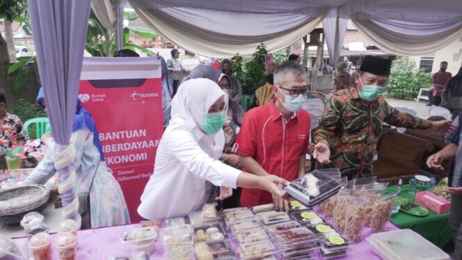 
					Telkomsel Hadirkan Program Desa Berdaya