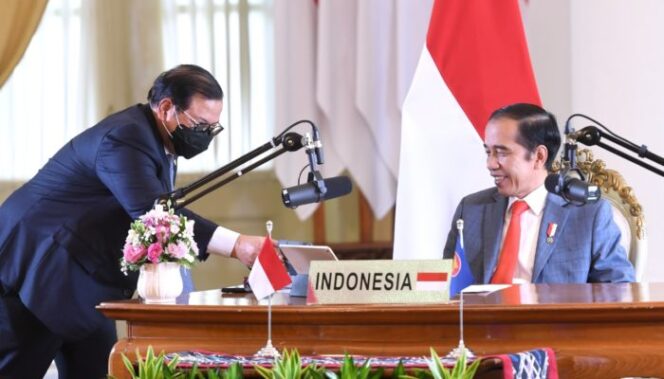 
					Dalam 4 KTT ASEAN, Jokowi Bahas Ketahanan Kesehatan Sampai Integrasi Ekonomi