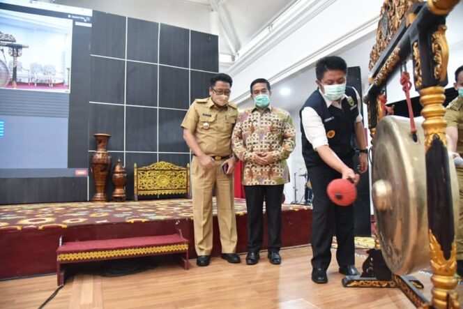 
					Herman Deru Buka Gubernur Sumsel Super Series Badminton 2020 Secara Virtual