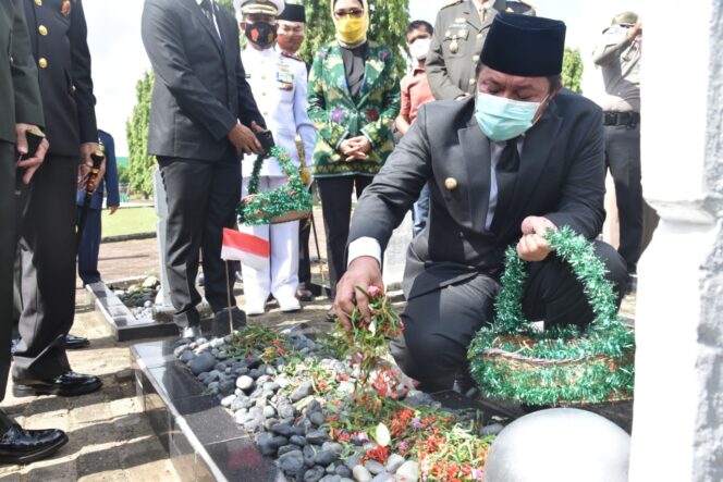 
Herman Deru Ajak Generasi Muda Warisi Semangat Juang Para Pahlawan