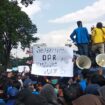 Aksi Demo Penolak UU Omnibus Law di Gedung DPRD Sumsel (Dok.Urban Id)