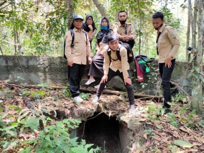 
					Telusur Goa Bunker Peninggalan Belanda di Lawang Wetan
