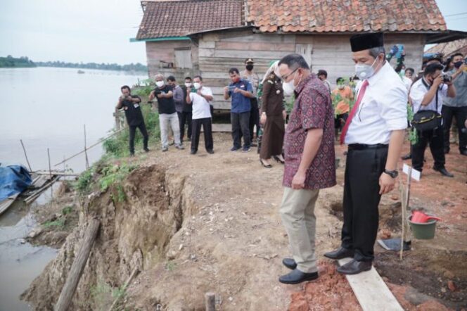 
					Fasilitasi Warga Bantaran Sungai, Dodi Reza Sediakan 50 Rumah