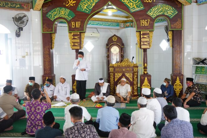 
Herman Deru Imbau Jangan Minta Sumbangan Masjid di Jalan Raya